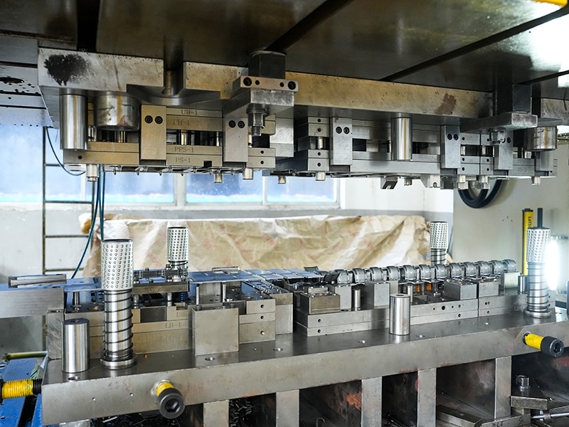 재료 스트립과 곰팡이